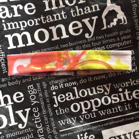 Lululemon headband - Picture 2 of 2